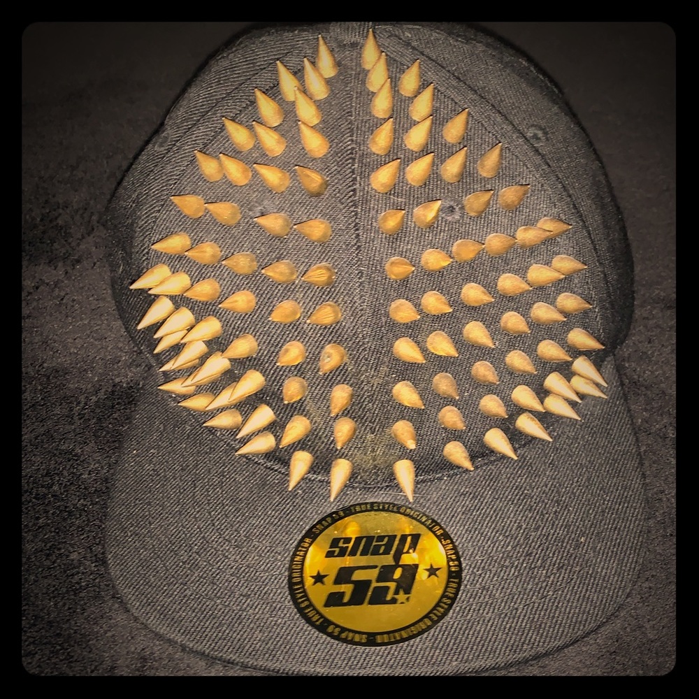 NWOT- black spiked snap back hat SNAP 59